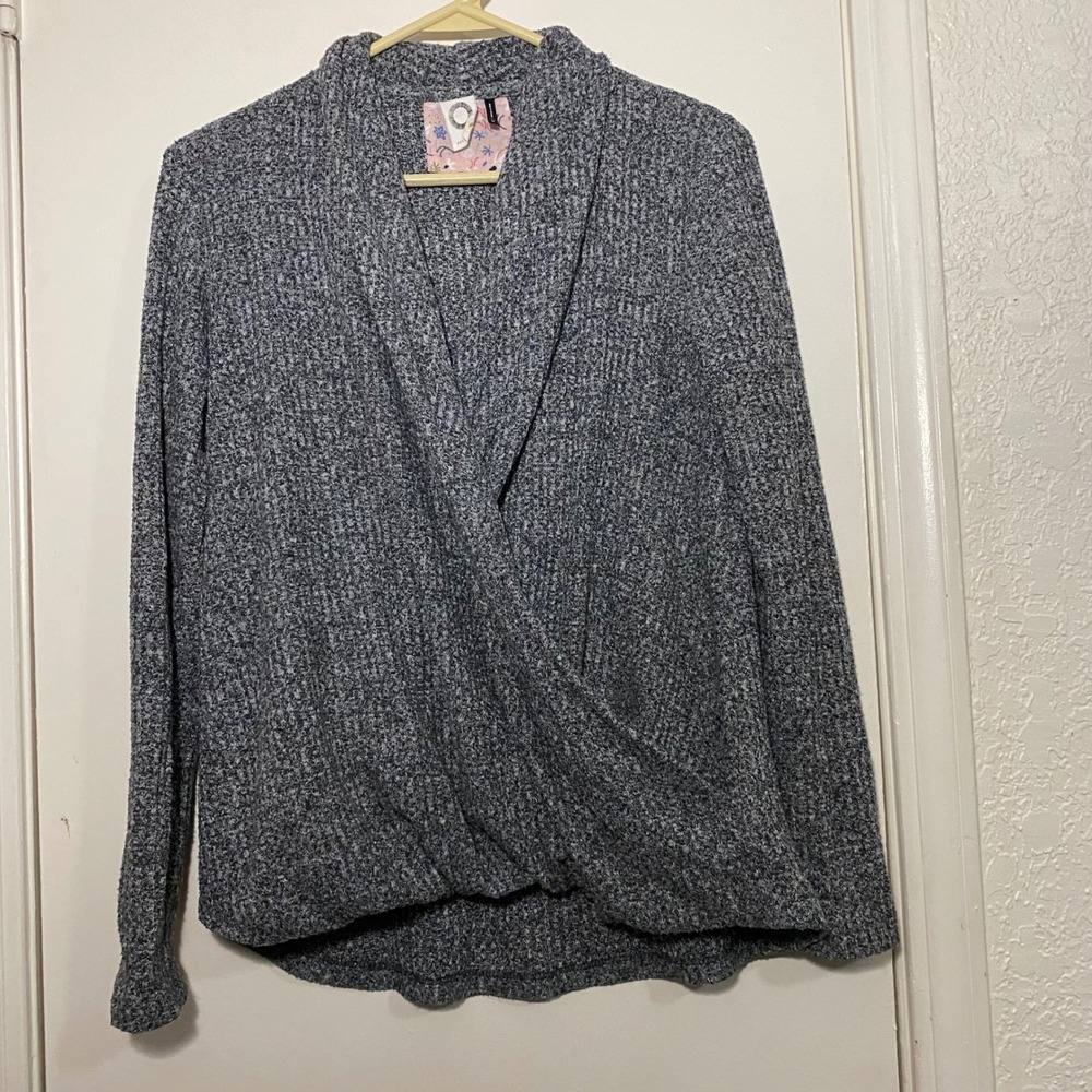 Anthropologie Akemi‎ + Kin Top XS Gray Blue Long Sleeve Knit Wrap Front
